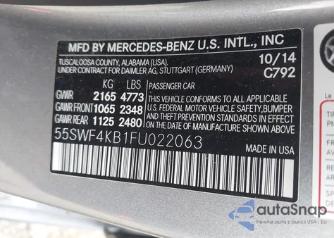 2015 Mercedes-Benz C 300 Sport 4Matic z USA, uszkodzony, nr VIN 55SWF4KB1FU022063